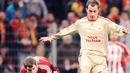 De ce s-a ferit nu a scăpat!** Unde l-a împrumutat Galata pe Bogdan Stancu