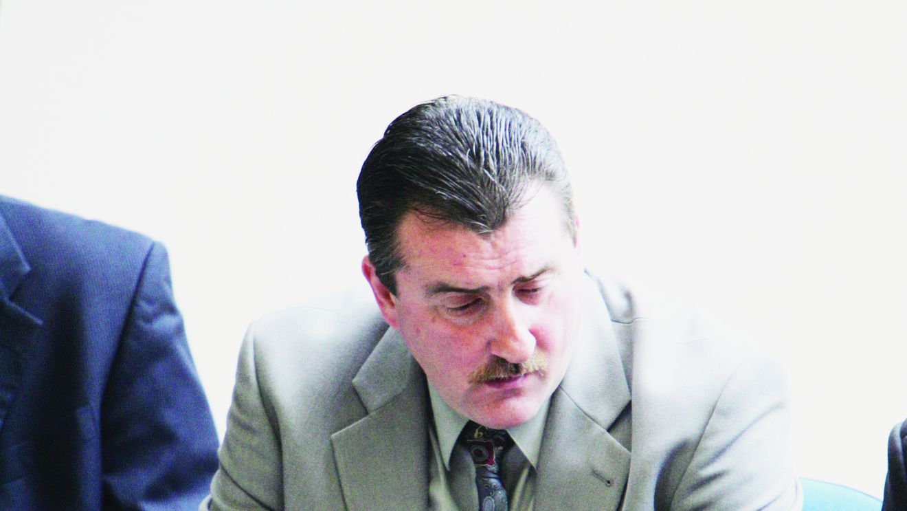 Încolonați la DNA!** "Dacă mai era marele Dobrin, îl chemau și pe el?"