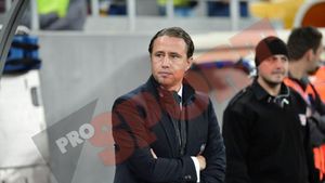 "O să încercăm să câștigăm și meciurile rămase!"** Reghecampf dezvăluie amănuntul pe care niciun stelist nu l-a știut: de ce a stat la 'cutie' Chiricheș până la nebunia cu Molde