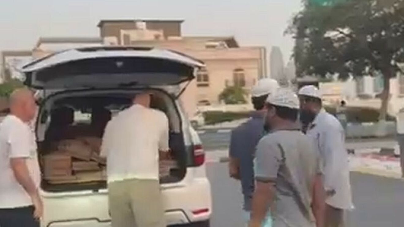 Românul care are vilă de 20.000.000 de euro la Dubai a ajuns să împartă mâncare pe străzile din Emirate: „Unul dintre cei mai iubiți străini”