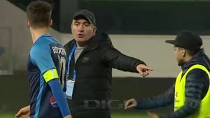 Ianis Hagi i-a dat tricoul unui copil de mingi, dar numai după intervenția "Regelui" | FOTO