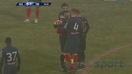 Nu a mai rezistat când a văzut ce se întâmplă pe teren. Mesaj tranșant pentru arbitrul de la ASA - ACS Poli: "Dacă mă accidentez, vă dau în judecată"