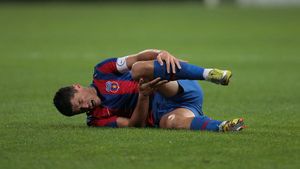 "Tănase are șanse mici de a fi recuperat"** VEZI cum va arăta Steaua la Napoli și la ce surpriză se gândește Lăcătuș!