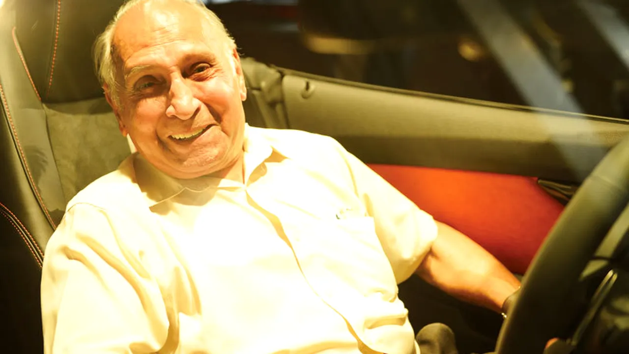 Nea Marin pilot! La 95 de ani, Marin Dumitrescu este cel mai în vârstă pilot de curse român
