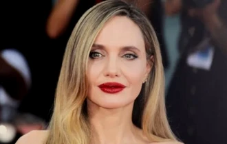 Cum arată Angelina Jolie, la 49 de ani, după ce a ales să-și taie sânii, de teama cancerului