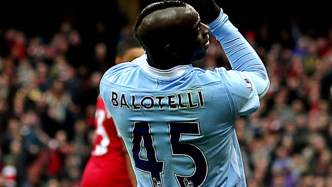 Balotelli aruncă în aer vestiarul lui City înaintea derby-ului cu United!** Un detaliu rușinos din viața intimă a atacantului a fost făcut public