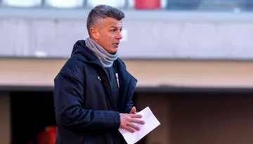 Ovidiu Burcă ratează duelul cu Flavius Stoican. Antrenorul de la Sepsi OSK e suspendat pentru meciul cu ACSM Reșița, care îi poate aduce calificarea matematică în play-off: ”Este o experiență nouă pentru mine”