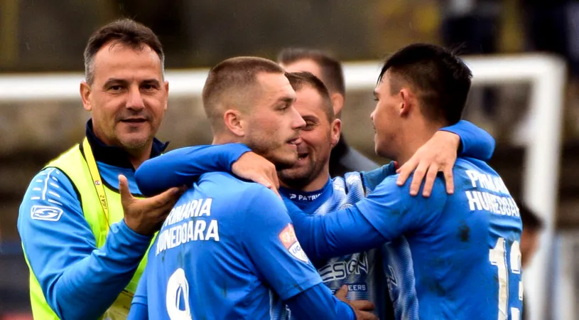 Corvinul Hunedoara rămâne pe podium și după etapa a 13-a din Liga 2. Florin Maxim, mândru de echipă după succesul contra CSM Alexandria