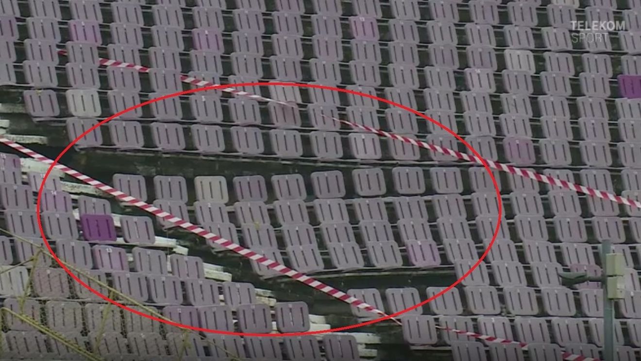 Imagini greu de crezut de pe al doilea cel mai mare stadion al României! Tribuna a luat-o la vale. FOTO | Contra anunța că naționala ar putea juca un meci pe această arenă