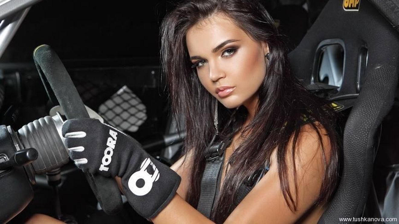 A lăsat deoparte ședințele foto pentru adrenalina din cursele de raliuri