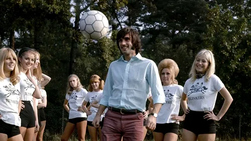 S-a vândut agenda secretă a legendarului George Best cu numele și numerele de telefon ale amantelor sale. Suma obținută la licitație