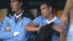 VIDEO** "Cetățenii" au luat-o razna! Cum a explicat Tevez refuzul de a intra pe teren și reacția NERVOASĂ‚ a lui Dzeko când a fost schimbat