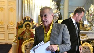 Limba noastră-i o comoară. Fcsb - substantiv comun