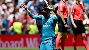 Ultimul meci pentru Navas la Real Madrid! Portarul care a cucerit trei Ligi ale Campionilor a îngenuncheat în fața fanilor de pe "Bernabeu" | FOTO 