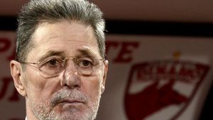 Cornel Dinu, dezvăluire incredibilă: „Sunt interzis la Dinamo! E degradant și jignitor”. Vinovați? „Două specimene de genul acesta să conducă DDB?! Deconturile nu sunt clare” | VIDEO EXCLUSIV ProSport LIVE