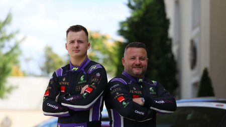 Tată și fiu, pe podiumul etapei de super rally de la Timișoara. Luptă pentru titlu la echipe