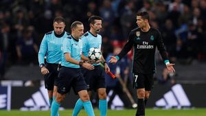 Arbitru de top la CFR - Slavia, în play-off-ul Ligii Campionilor. A condus o finală de Ligă, a trăit pe viu "coșmarul" Barcelonei de la Liverpool și acum o să împartă dreptatea la Cluj