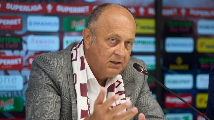 Neverosimil! Atac dur împotriva lui Dan Şucu: „S-a întors la culorile copilăriei, roşu-albastru!"