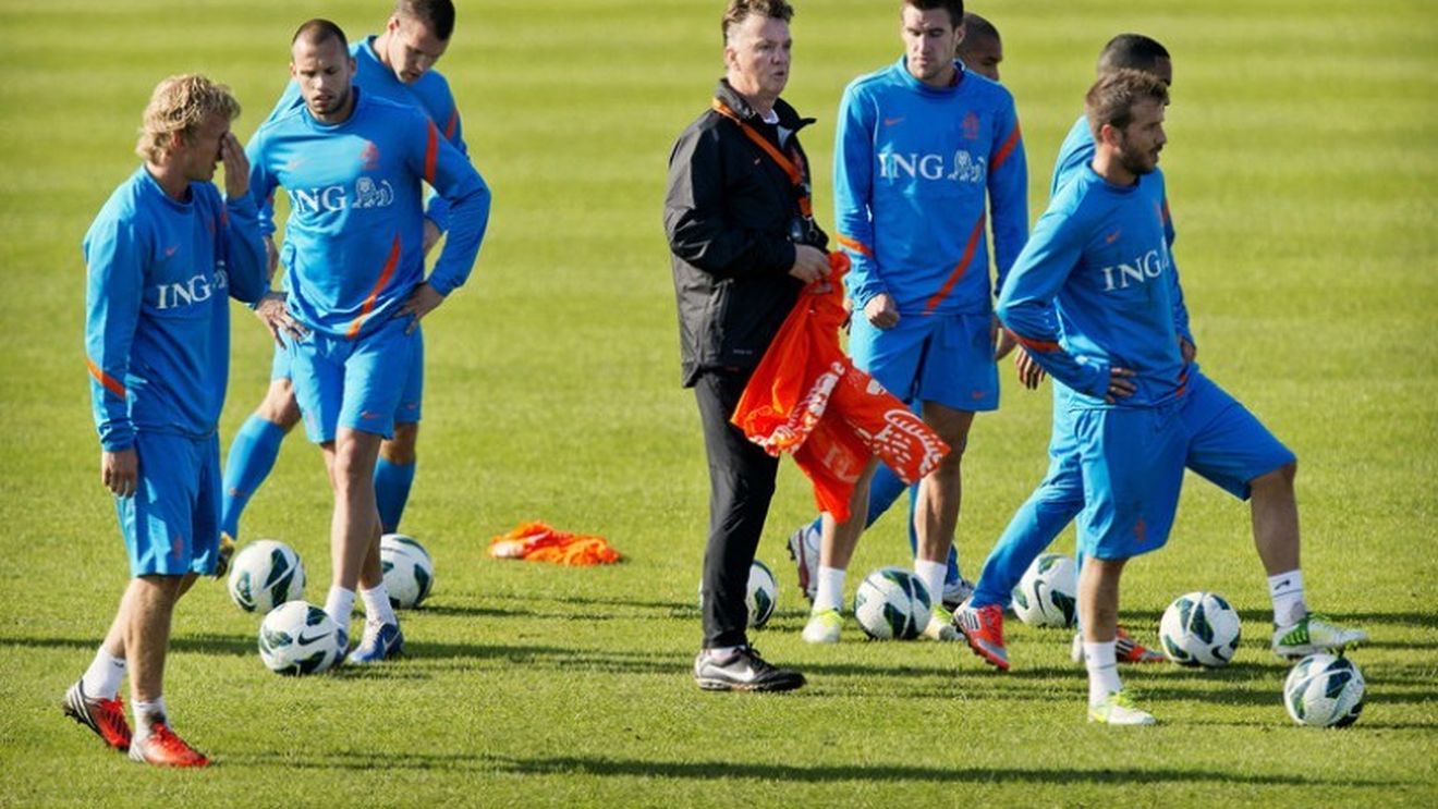 Schimbări la United. Van Gaal vine la pachet cu Kevin Strootman