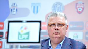 LIVE BLOG Alegeri LPF: Iorgulescu câștigă al doilea mandat în fruntea Ligii învingându-l cu 13-1 pe Drăgoi. Președintele reconfirmat neagă implicarea lui Dragnea și respinge toate ideile cu același argument: Ar fi bine, dar nu se poate