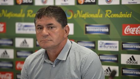 Ștefan Iovan, acuzat că ar fi făcut selecția la U19 pe pile, la intervenția șefilor de cluburi și a părinților jucătorilor. Antrenorul se apără: "Cineva de la FRF îmi caută nod în papură. Eu m-am îmbolnăvit ca selecționer"