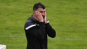 Adrian Mihalcea, reacție categorică după ce un copil a intrat pe teren și i-a arătat semne obscene lui Sebastian Colțescu în Unirea Slobozia - Farul: „Numai în pielea mea să nu fii!”. Episodul similar trăit ca fotbalist într-un Craiova - Dinamo. EXCLUSIV