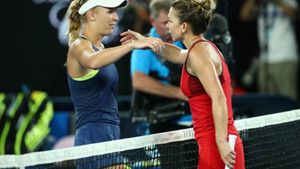 Wozniacki s-a calificat în semifinale la Beijing și a făcut anunțul care sperie adversarele: "Sunt fericită, îmi revin". Simona resimte presiunea în clasament: s-ar putea întâmpla după trei luni de liniște