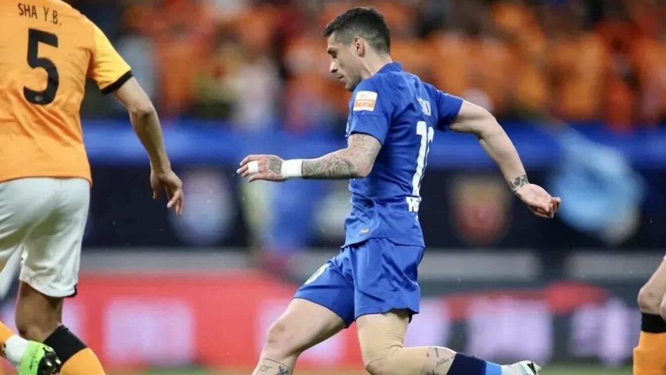 Nicolae Stanciu continuă să facă show în China! Internaționalul român a dat două pase de gol în meciul câștigat de Wuhan Three Towns cu Qingdao Hainiu | VIDEO