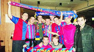 Se face podul de flori "roș-albaștre":** "Din Chișinău suntem, Steaua susținem!"