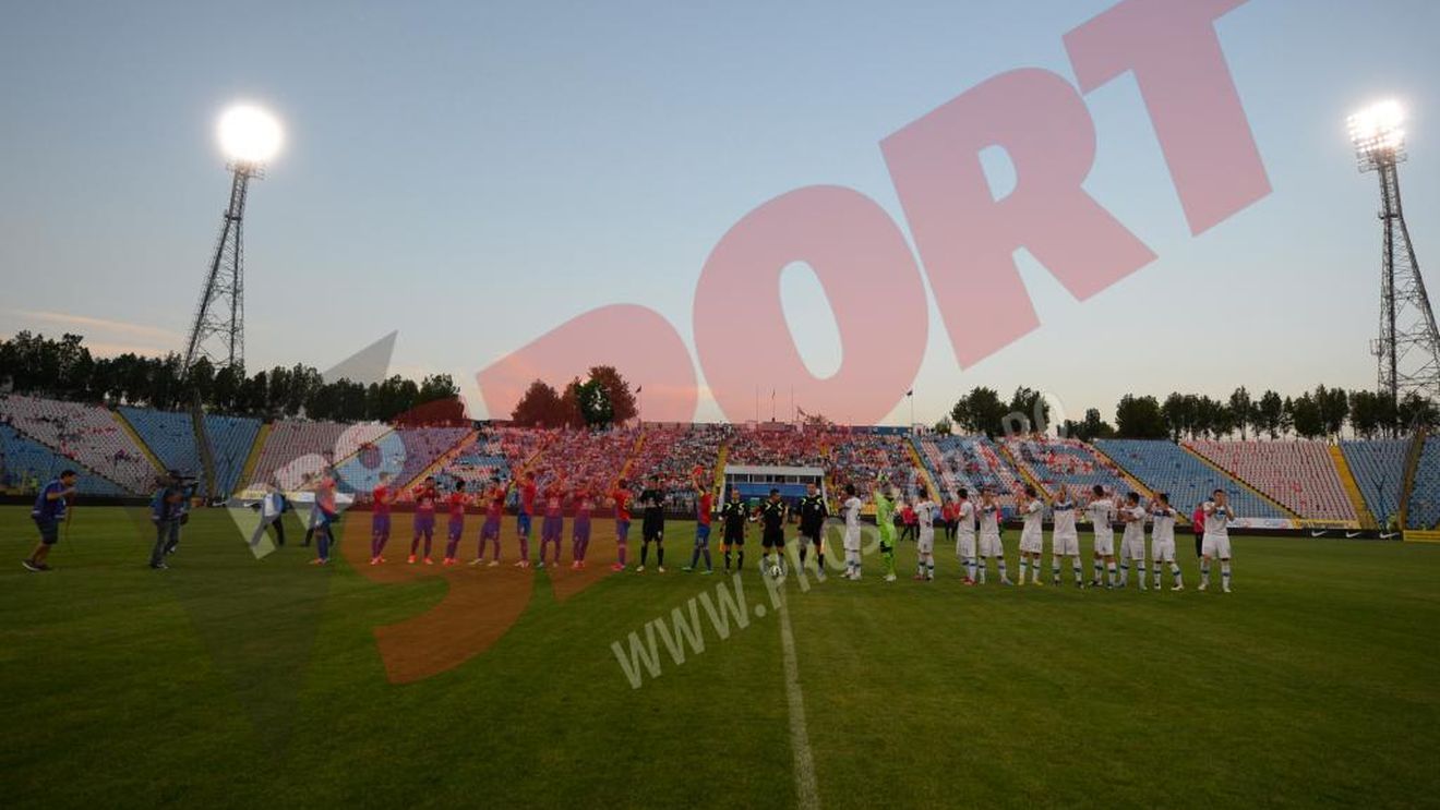 Dezgustați de partida cu Viitorul, fanii Stelei au părăsit stadionul la pauză:** "Hagi, te iubim, dar blatul nu-l suferim"