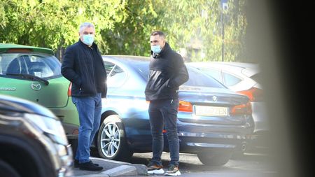 Victor Becali, întâlnire de afaceri cu o femeie misterioasă! Cei doi au discutat la un restaurant de fițe din nordul Bucureștiului despre mai multe acte | FOTO EXCLUSIV