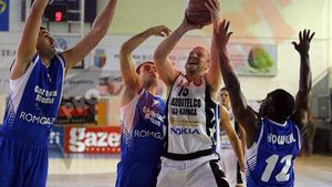 'Arși' de Dumitrescu!** "U" Mobitelco - Gaz Metan 83-86