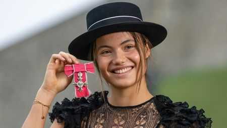 Dezvăluire spectaculoasă! Cât a costat ținuta Emmei Răducanu de la întâlnirea cu regele Charles al III-lea | FOTO