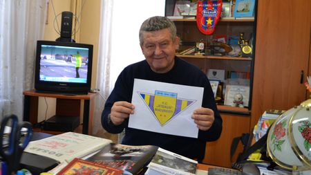 Siglă și imn pentru Steaua. FOTO | Un colonel i-a trimis propunerea sa lui Gigi Becali, la Poarta Albă