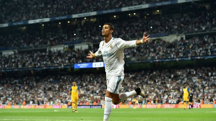 Liga Campionilor | Doar Feyenoord și APOEL nu au marcat într-o seară cu 26 de goluri. Ronaldo a făcut "dubla", City s-a distrat în Olanda, iar Tottenham a pus-o la respect pe Dortmund. Toate rezultatele de miercuri 