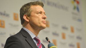 Octavian Morariu va primi însemnele Ordinului Național al Meritului din partea ambasadorului Franței