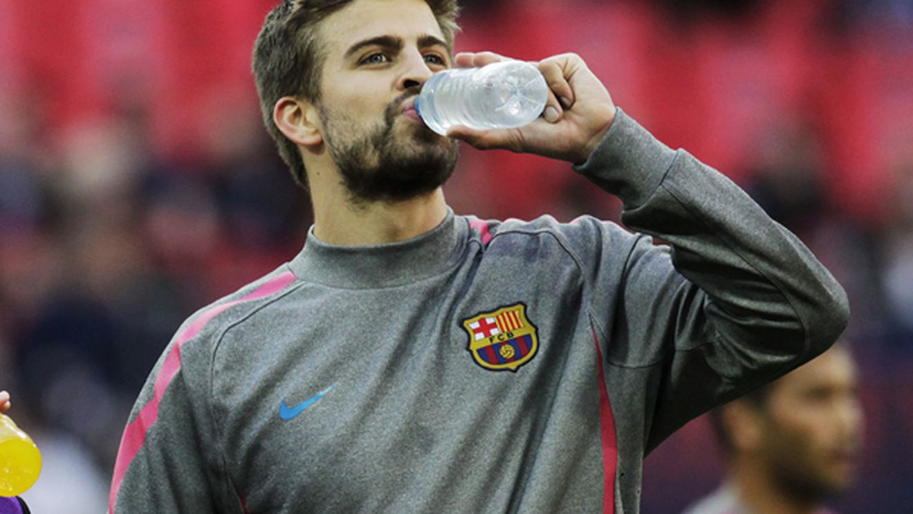 Pique frânge inimi și când nu joacă!** Shakirei nu-i va veni să creadă când va vedea cum s-au manifestat fanele lui Atletico FOTO