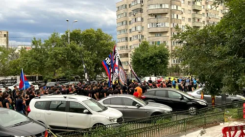 Galeria FCSB-ului, condusă de Gheorghe Mustață, a invadat străzile către stadionul Ghencea! Imagini spectaculoase cu fanii clubului roș-albastru înainte de duelul cu Nordsjaelland | VIDEO EXCLUSIV