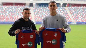 Steaua și-a anunțat primele două achiziții din 2024. Daniel Oprița a adus încă un spaniol și un argentinian în lot