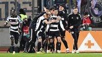 🚨 U Cluj – Universitatea Craiova 4-0, în etapa 4 din play-off-ul Superligii. În inferioritate din minutul 20, echipa olteană a fost umilită în Ardeal