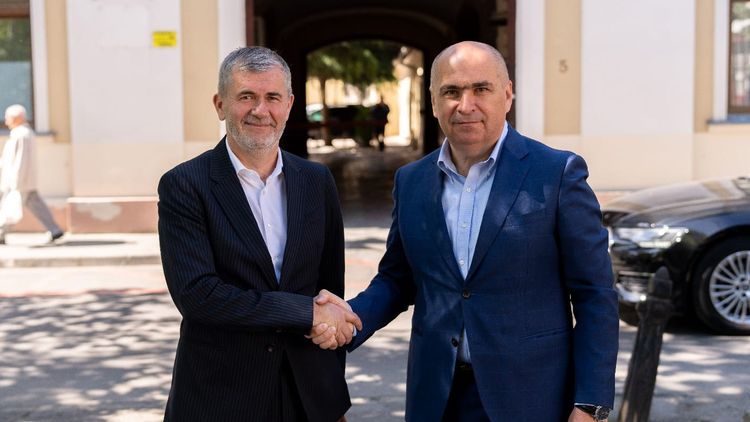 Are contracte de 3 miliarde de euro cu Statul, e în anturajul premierului Ilie Bolojan, dar are o afacere ca o gaură neagră, în care a pierdut 25.000.000 de euro