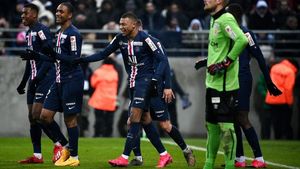 Tătărușanu și Lyon, super meci cu PSG în finala Cupei Ligii Franței. Campioana a făcut instrucție cu Reims, în semifinale