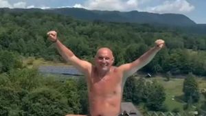 Cum arată noua iubită a lui Florin Prunea. Are 50 de ani, e fostă consilier județean și și-au oficializat relația cu prima imagine împreună