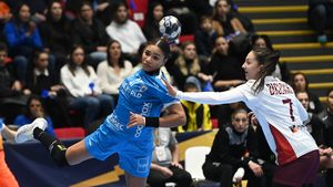 Casele de pariuri nu merg pe CSM București și pe Rapid! Care sunt cotele oferite de bookmakeri pentru trofeul Ligii Campionilor la handbal feminin! | SPECIAL