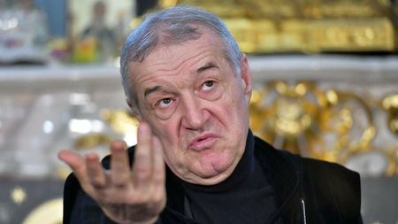 E revoluție totală în atacul lui FCSB: cum vrea să joace Gigi Becali cu „U” Cluj. Florinel Coman și Tavi Popescu, pe teren din primul minut. Cine îi ia locul lui Andrea Compagno