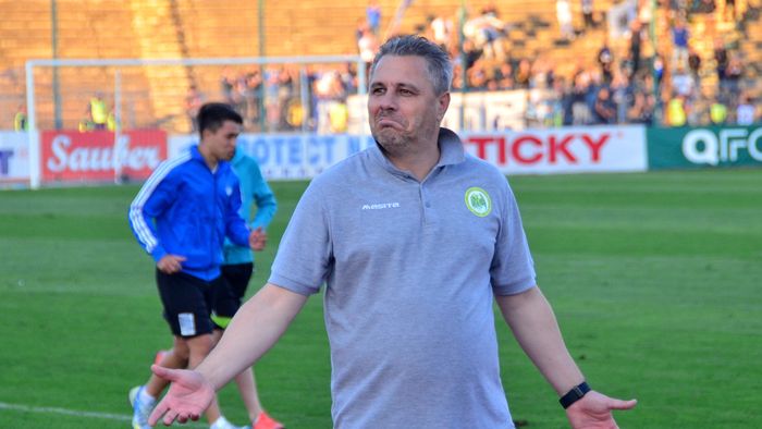 Glume marca "Șumudică". LPF: "N-am primit nicio cerere ca Astra-Steaua să se joace pe Rapid". Antrenorul giurgiuvenilor pretinsese că a încercat să mute partida decisivă pentru titlu în Giulești