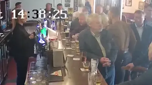 Halucinant! Conor McGregor a lovit un bătrân cu pumnul într-un pub din Irlanda! De la ce a pornit totul | VIDEO