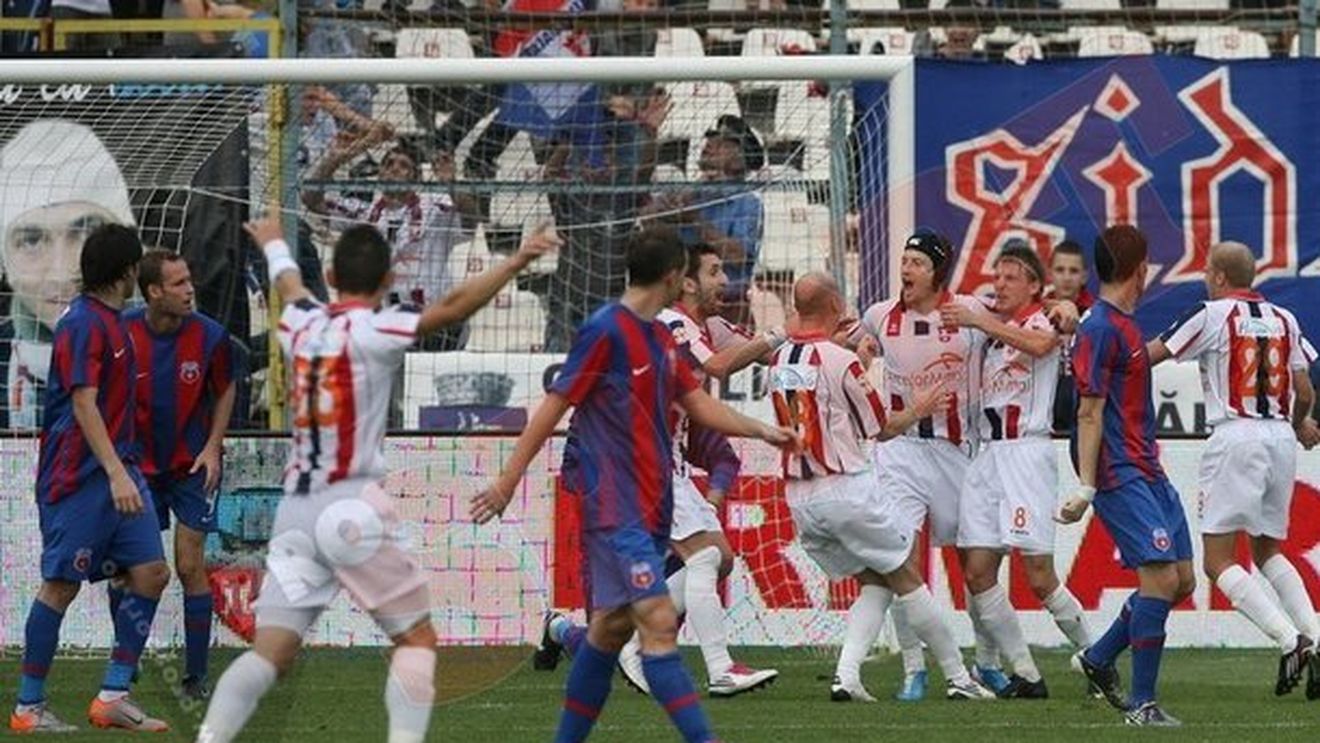 Poli își vede interesul!** "Fără un rezultat bun cu Oțelul, Steaua poate pierde și locul de EL"