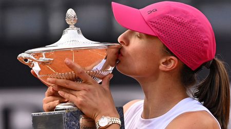 Iga Swiatek e de neoprit: a învins-o pe Aryna Sabalenka şi a luat o sumă uriaşă la Roma!