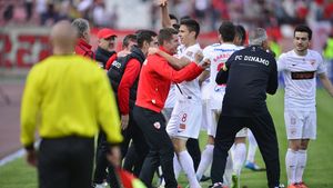 Conducătorii lui Dinamo îi liniștesc pe fani: "Rotariu are cinci ani de contract"